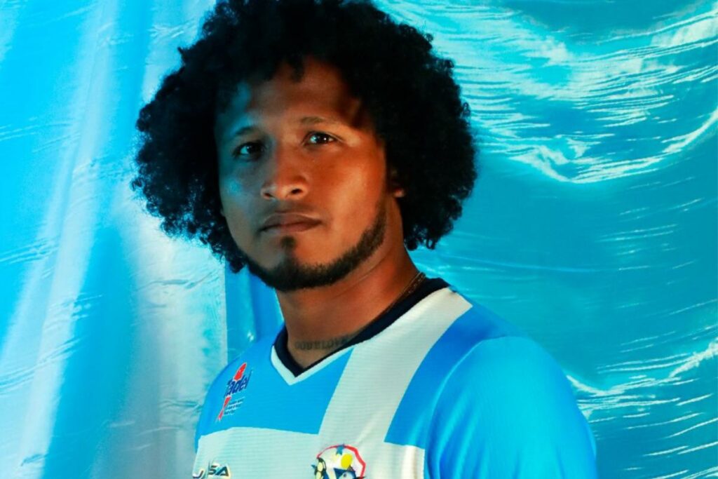 Christian Alemán, jugador del Manta. El elenco manabita recibirá a Barcelona SC en el primer partido de la Liga Pro 2025.