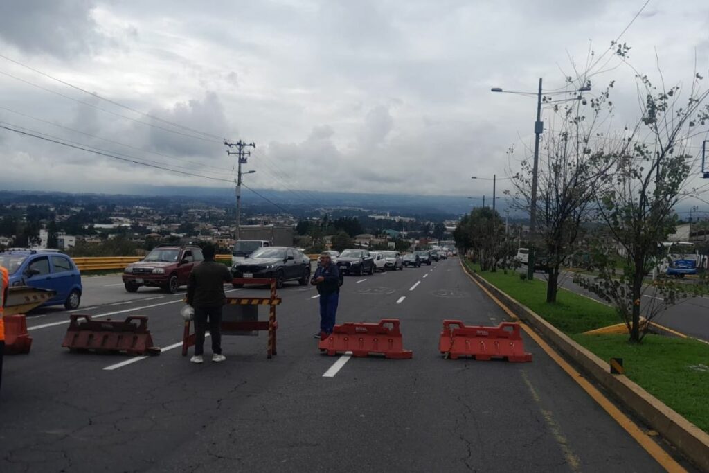 La Autopista General Rumiñahui está parcialmente cerrada.