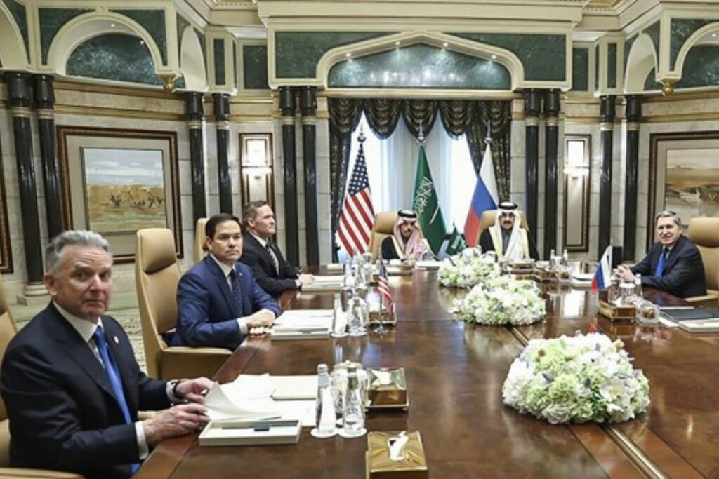 EE.UU. y Rusia llegaron a acuerdos en Riad.