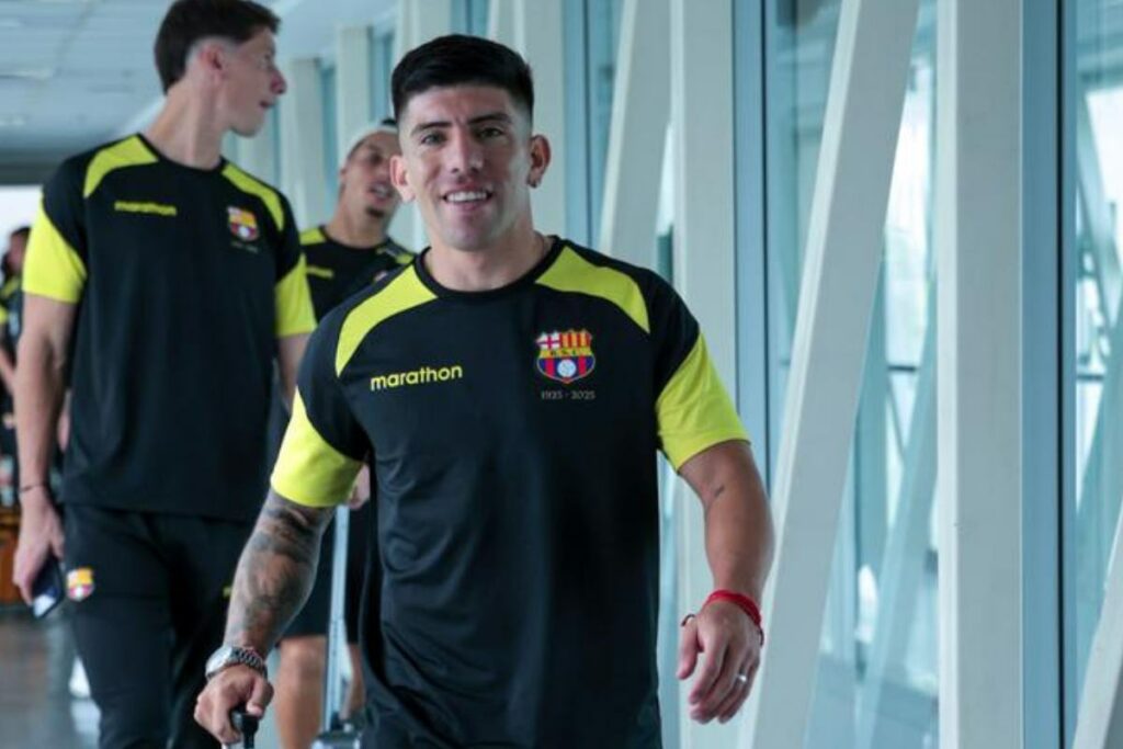 Brian Oyola, jugador de Barcelona Sporting Club. Los canarios viajaron a Quito para jugar ante El Nacional en la fase dos de la Copa Libertadores.