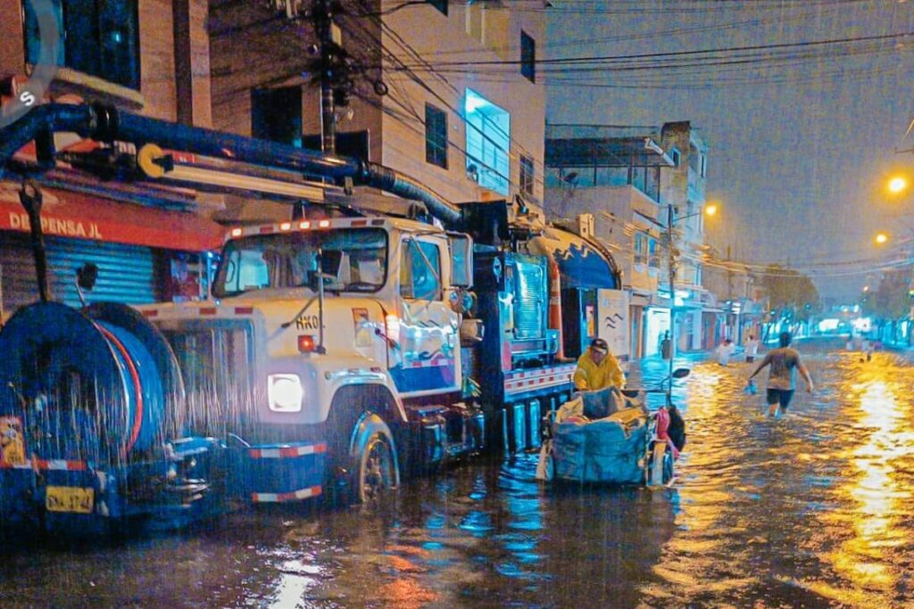 Las lluvias han causado inundaciones en varios sectores de Guayaquil.