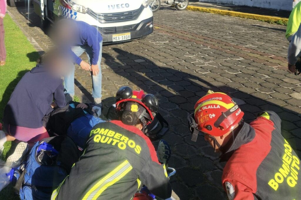 El Cuerpo de Bomberos atendió a los heridos.