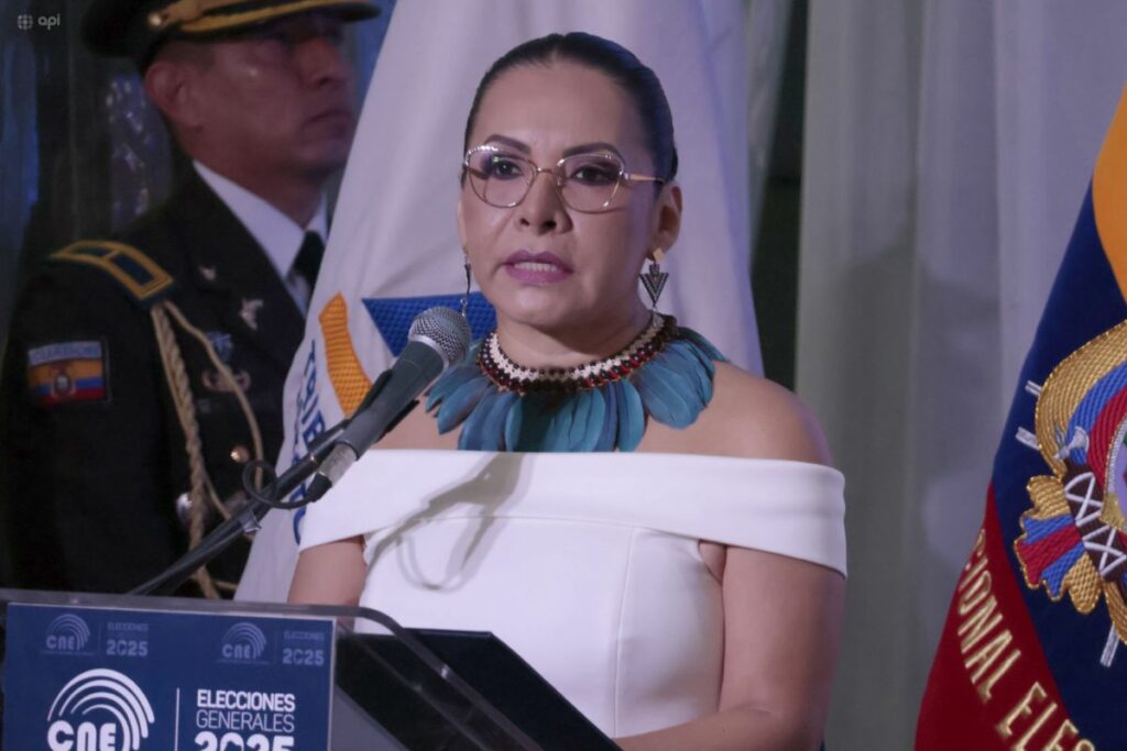 La presidenta del CNE, Diana Atamaint, inauguró el proceso electoral de este 9 de febrero.
