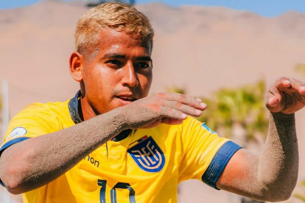 Ernesto Lara, goleador de Ecuador y del torneo con cinco tantos.