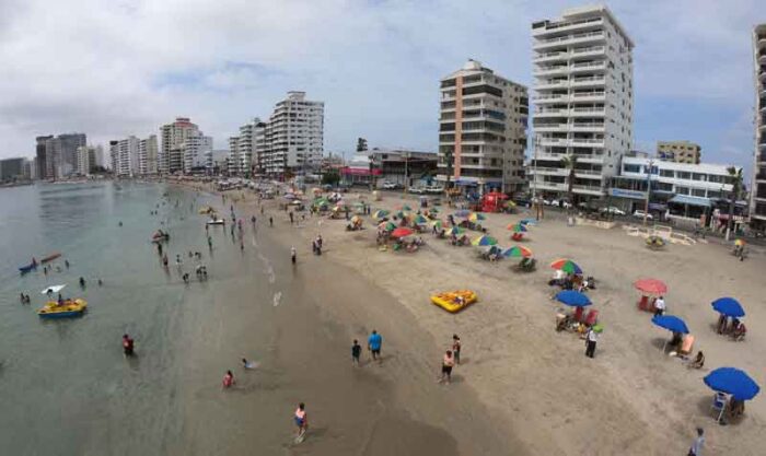 Los destinos de playa son los más afectados por la inseguridad. Los turistas nacionales y extranjeros evitan viajar. Foto: Archivo EC