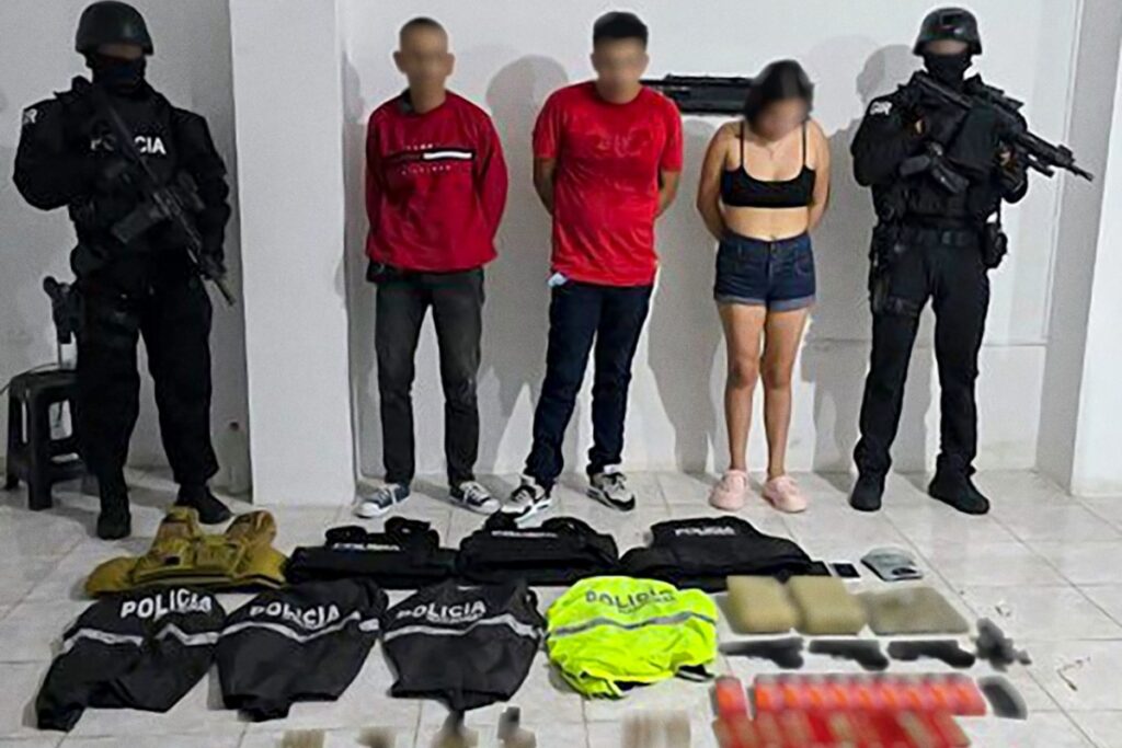 La Policía desarrolló un operativo y desarticuló a un grupo de Los Choneros, dedicado al secuestro extorsivo.