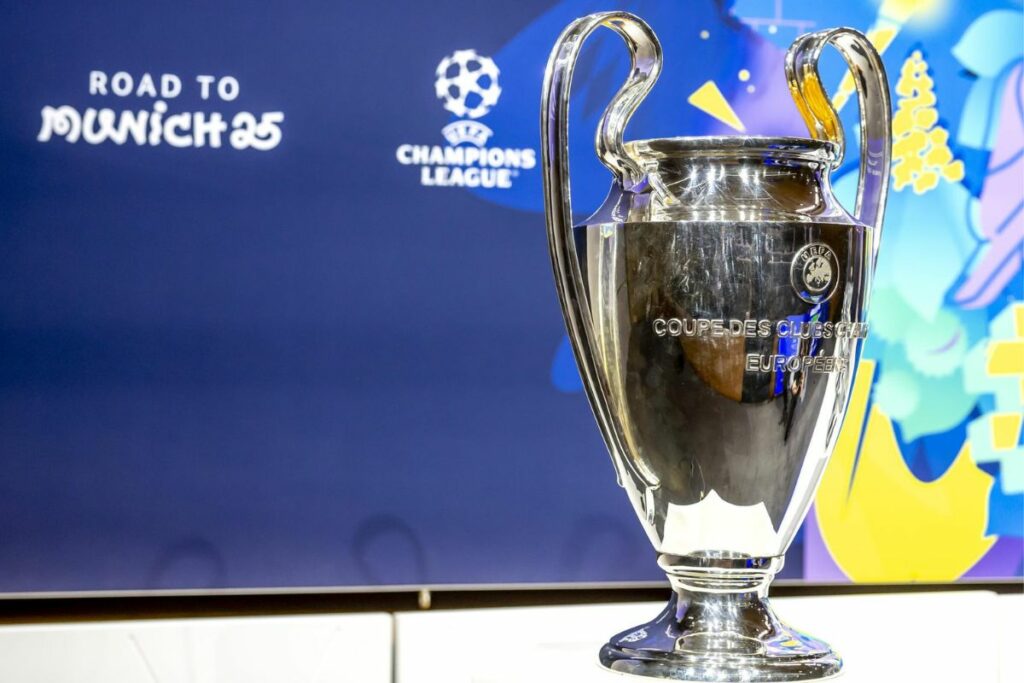 Trofeo de la Champions League que se le entrega al equipo campeón de cada temporada.