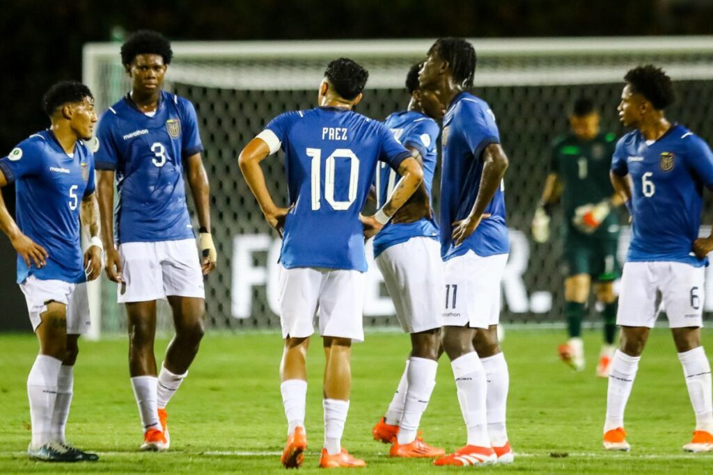 Plantel de la Selección de Ecuador sub-20 en el Sudamericano de Venezuela.