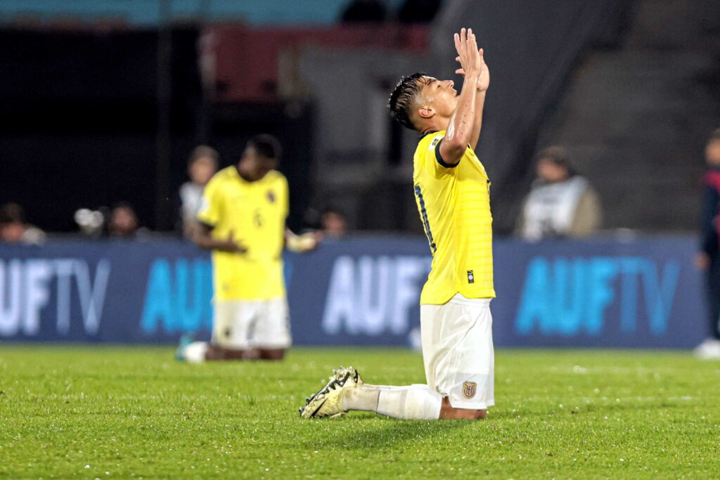 Alan Franco celebra el último triunfo de la Selección de Ecuador ante Colombia.