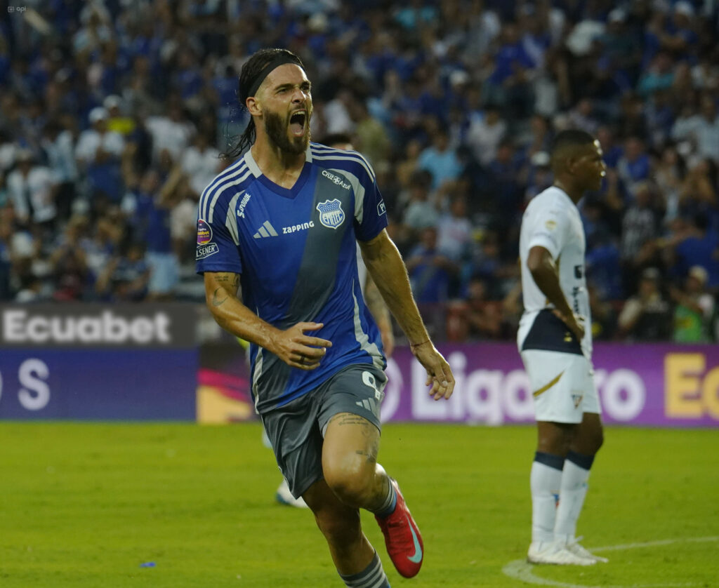 Facundo Castelli celebra el gol de Emelec ante Liga de Quito.
