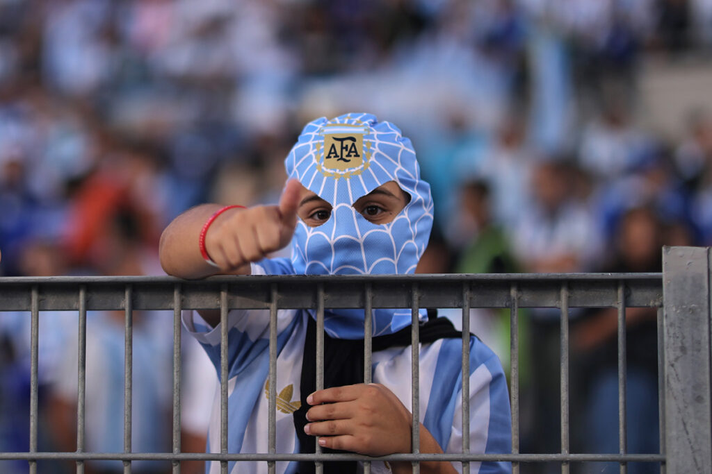 Hincha de la Selección de Argentina después de que su selección clasificase al Mundial.