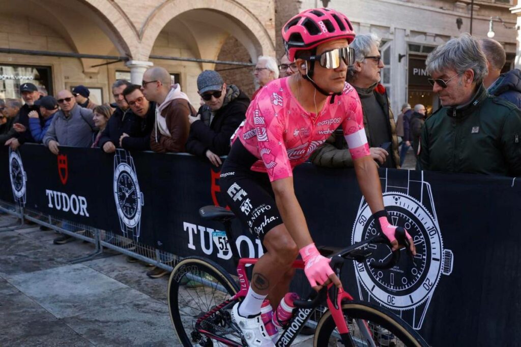 El ciclista ecuatoriano Richard Carapaz, del EF Education-EasyPost, en la etapa 5 de la Tirreno-Adriático.