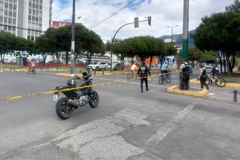 Los agentes de tránsito realizan controles este domingo 23 de marzo de 2025. Cortesía: AMT