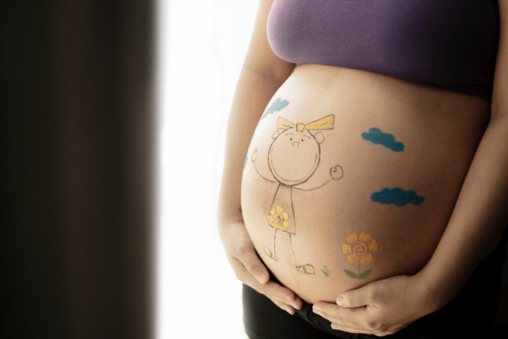 Imagen referencial de embarazo adolescente.