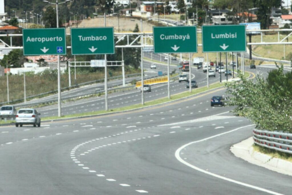 La Ruta Viva es uno de los acceso al Aeropuerto Mariscal Sucre.