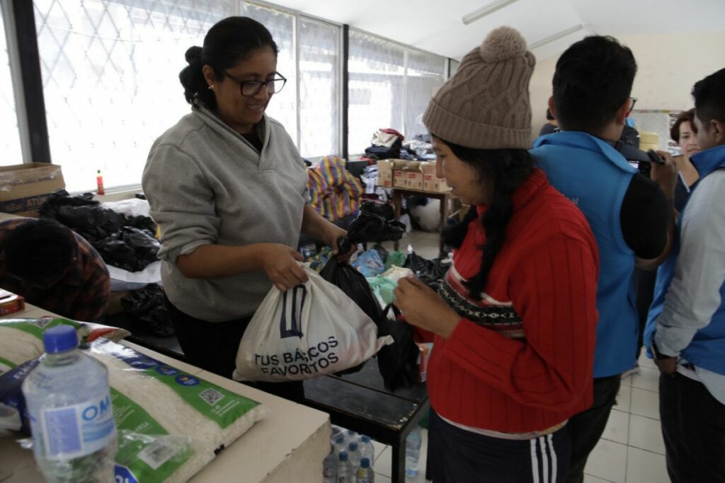 Recolección de donaciones en Quito para personas afectadas en Esmeraldas.