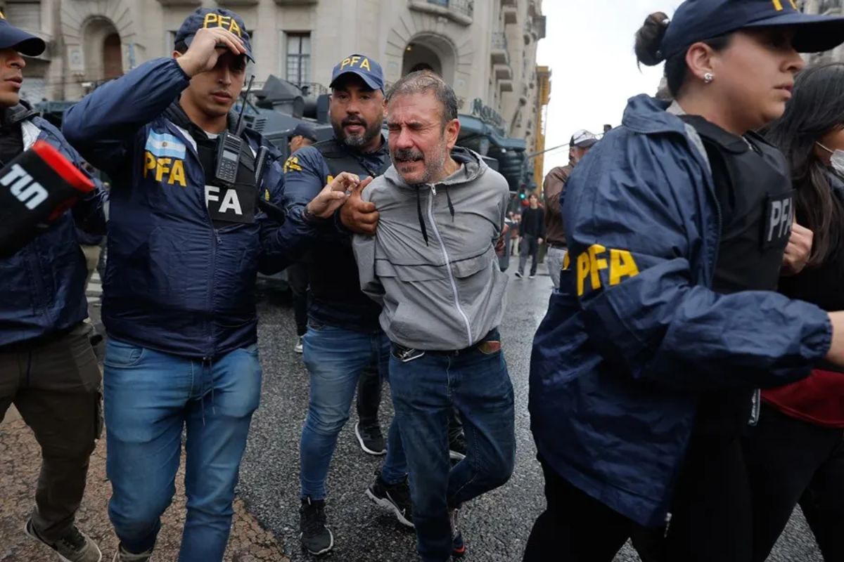 El Gobierno de Argentina denuncia a jueza que liberó detenidos en