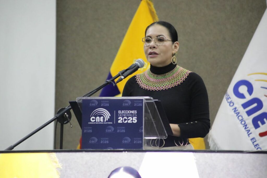 Diana Atamaint es la presidenta del Consejo Nacional Electoral (CNE) de Ecuador.