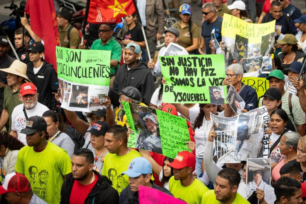 Venezolanos en Caracas protestaron por las deportaciones masivas del gobierno de Donald Trump.