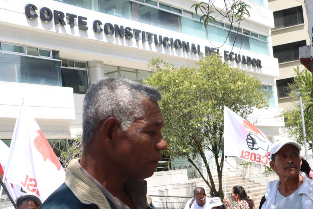 Extrabajadores de la empresa Furukawa, apoyados por la Ceols realizan un Plantón para exigir a la Corte Constitucional el pasado 28 de noviembre de 2024.