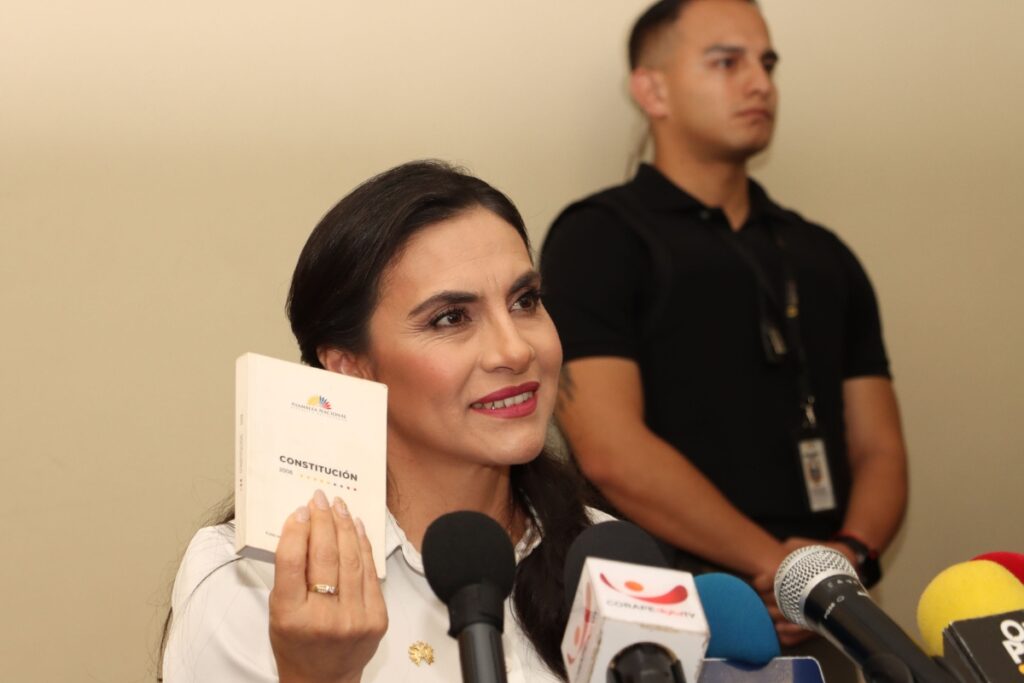 Verónica Abad en una rueda de prensa.