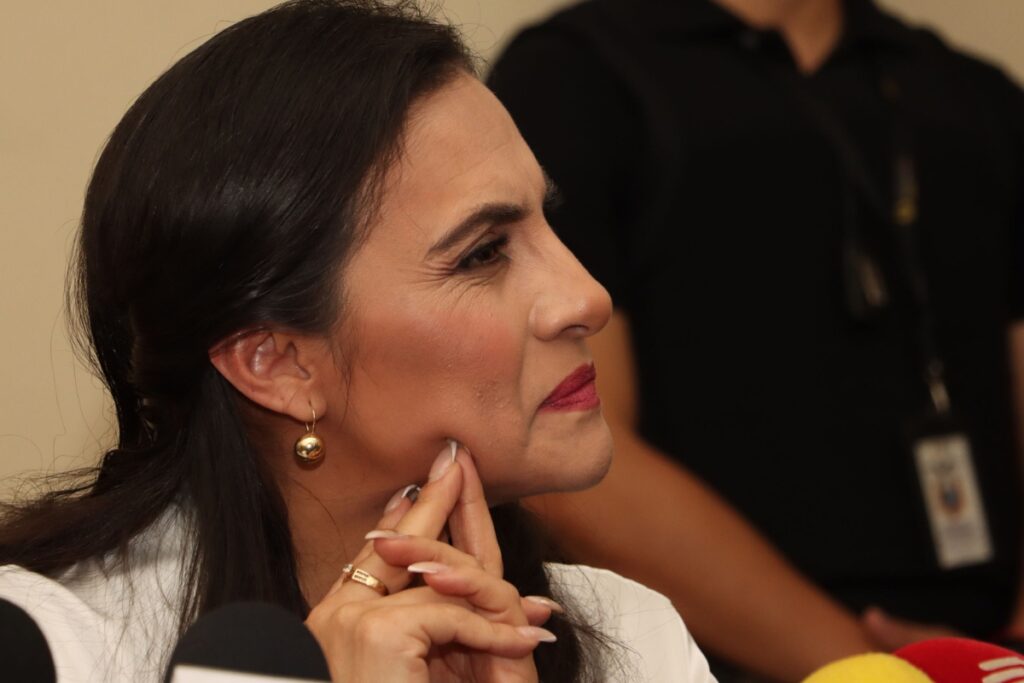 Verónica Abad en una rueda de prensa.