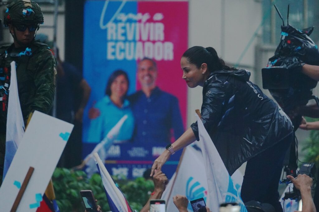 Luisa González en el cierre de su campaña en la primera vuelta electoral este 2025.