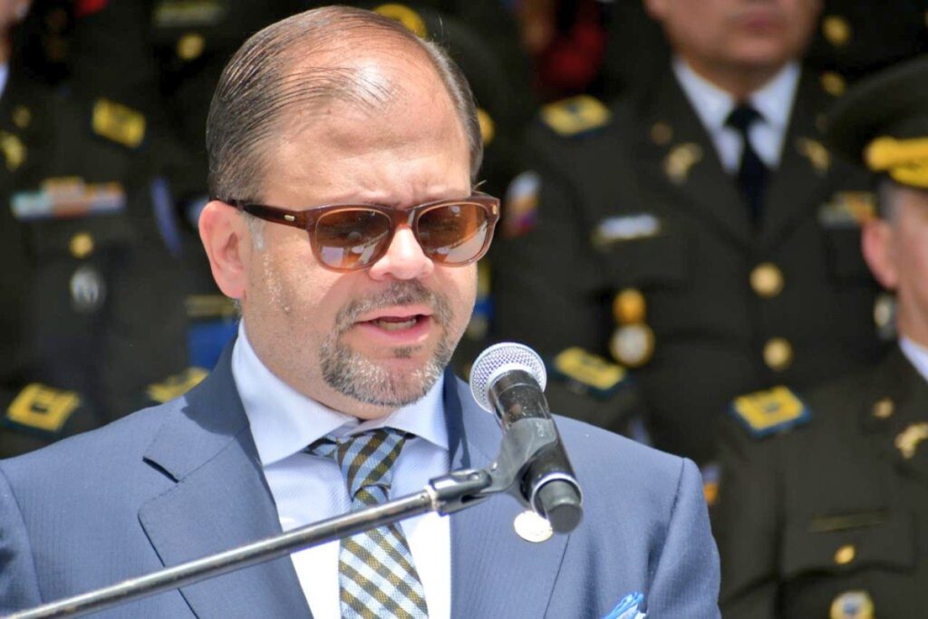 Ministro del Interior, John Reimberg en la incorporación de nuevos policías.