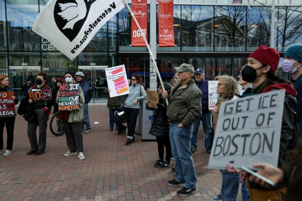 En Boston se realizan protestas contra la política de Donald Trump.