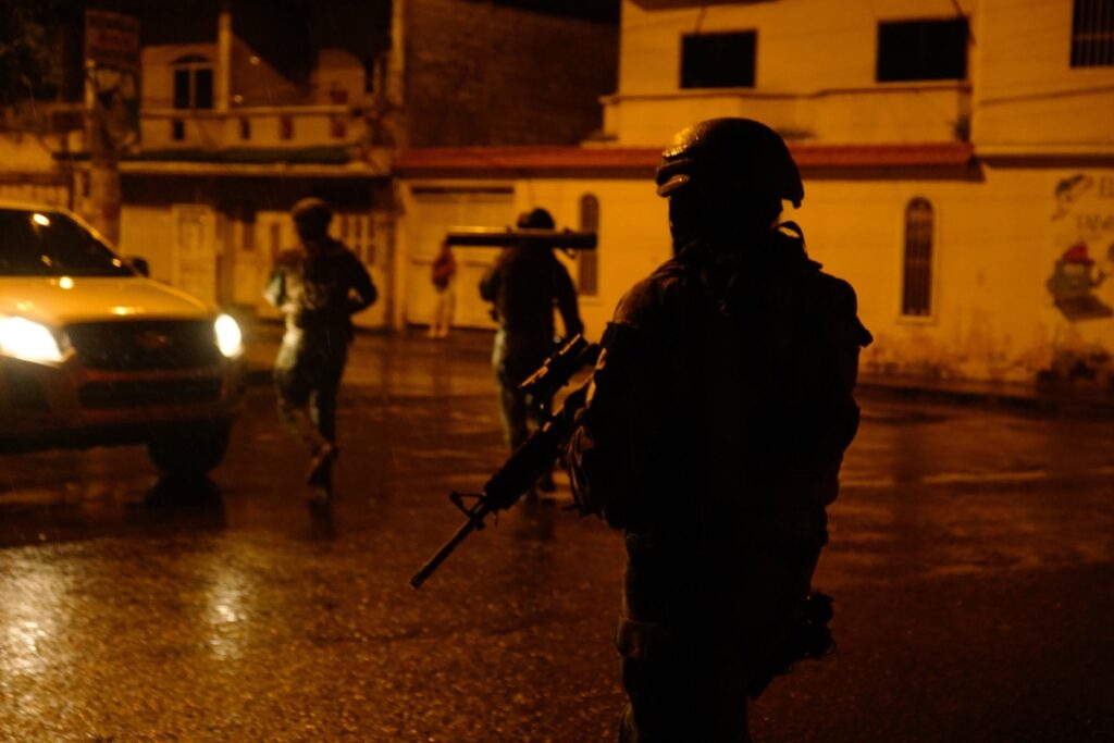 Operativo militar en Durán.