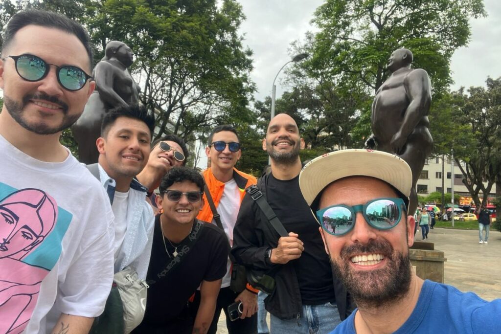 Ecuatorianos afectados por la cancelación de un show de Shakira en Medellín. Foto: Cortesía
