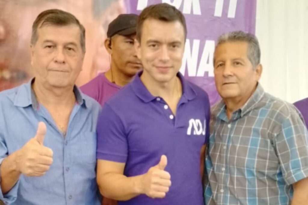 Narciso Saldarriaga (izq.) era delegado electoral de Daniel Noboa en el norte de Manabí.