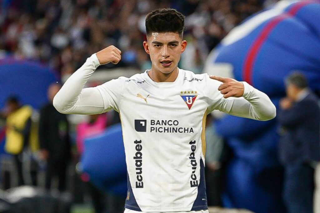Gabriel Villamil en un partido con Liga de Quito.