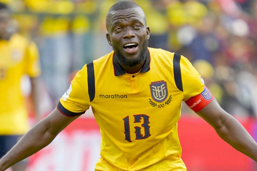 Enner Valencia durante la victoria de Ecuador sobre Venezuela por eliminatorias.