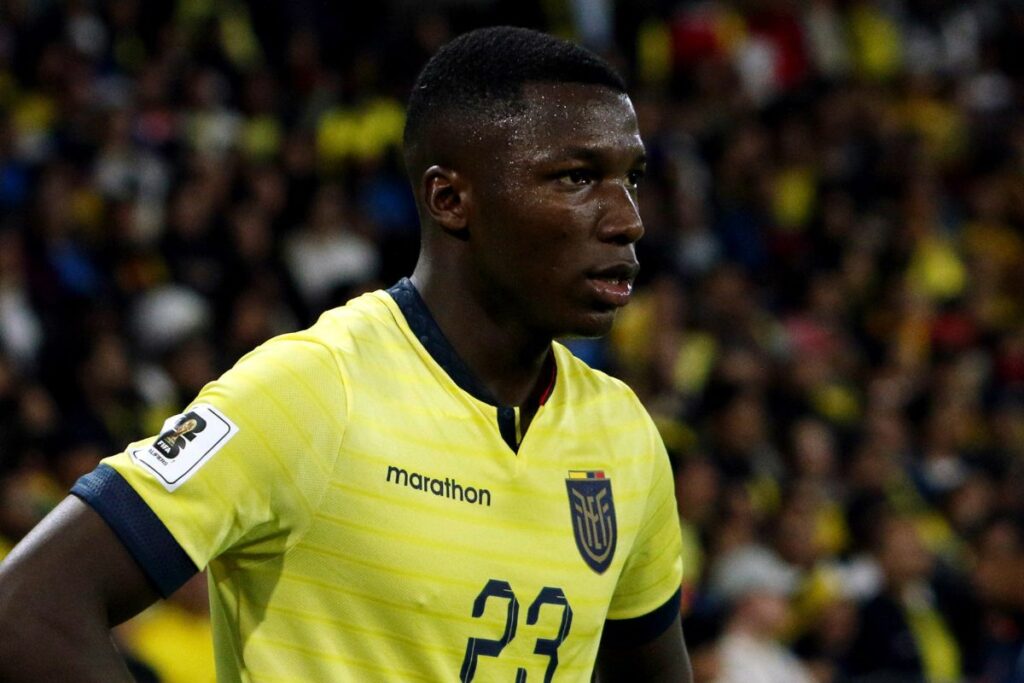 Moisés Caicedo durante la victoria de Ecuador sobre Chile, en Quito, en las eliminatorias 2026.