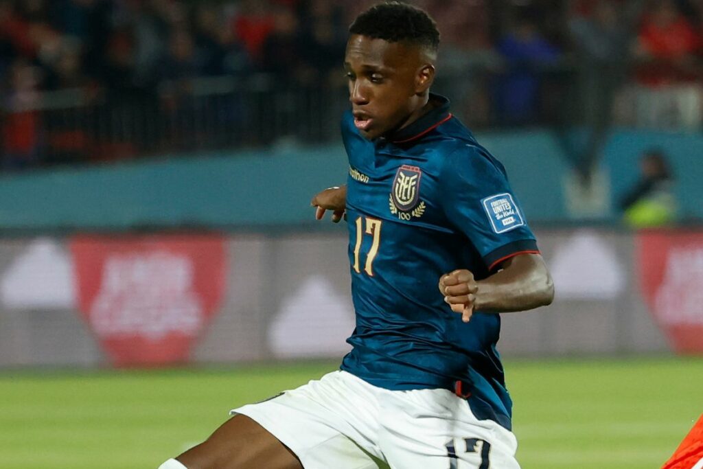 Darwin Guagua debutó con la Selección de Ecuador antes de debutar como futbolista de primera división.