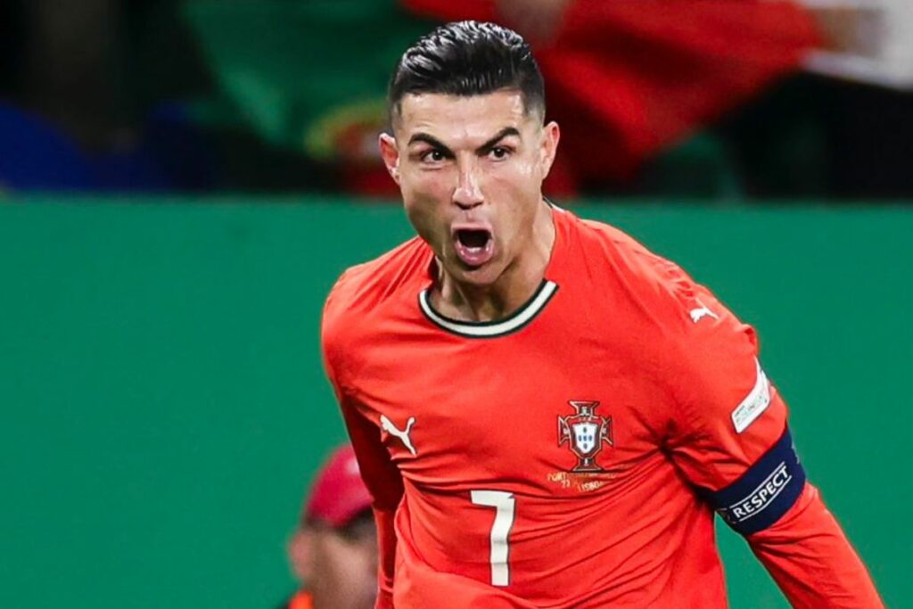 Cristiano Ronaldo celebrando un gol con la Selección de Portugal.