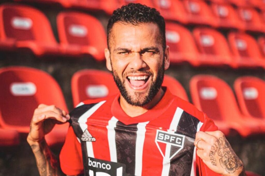 Dani Alves durante su etapa como jugador.
