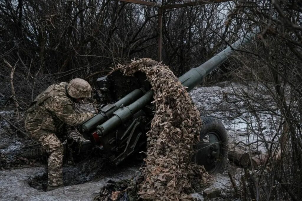 Rusia intensifica su ofensiva en Avdivka, Ucrania.