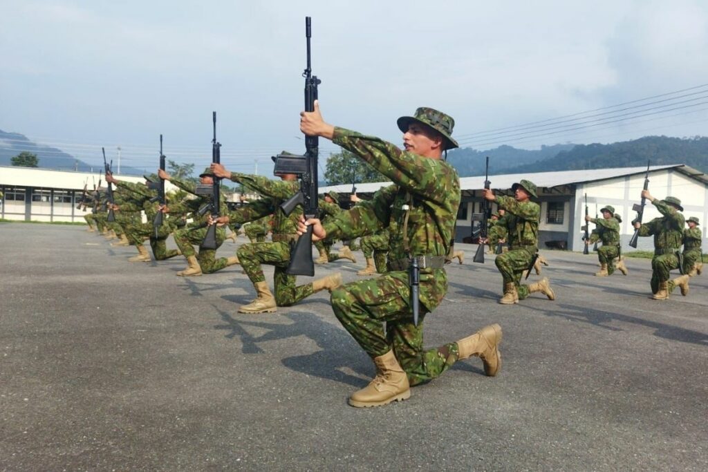 El acuartelamiento militar en Ecuador es voluntario desde 2008