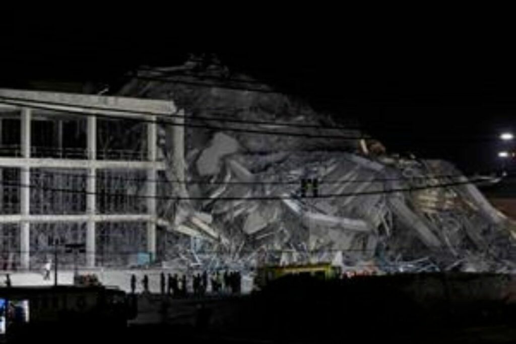 Vista de un edificio derrumbado después de un terremoto en Bangkok, Tailandia, el 28 de marzo de 2025.