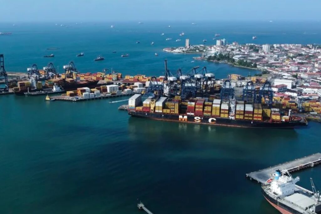 El Canal de Panamá se volvió a referir a las tarifas a los barcos de Estados Unidos.