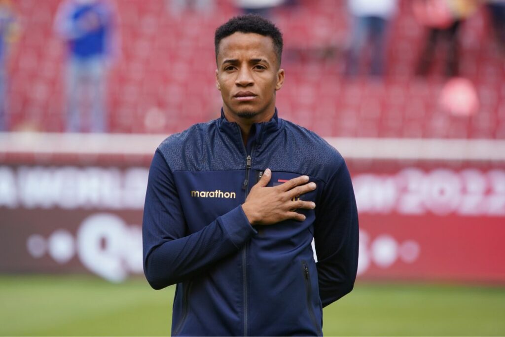 Byron Castillo con la Selección de Ecuador en las eliminatorias al Mundial 2022.