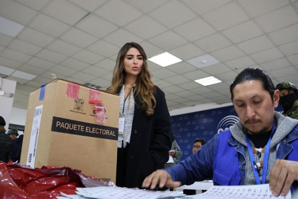 Las delegaciones del CNE iniciaron el reconteo de actas de las elecciones 2025 este jueves 6 de marzo.
