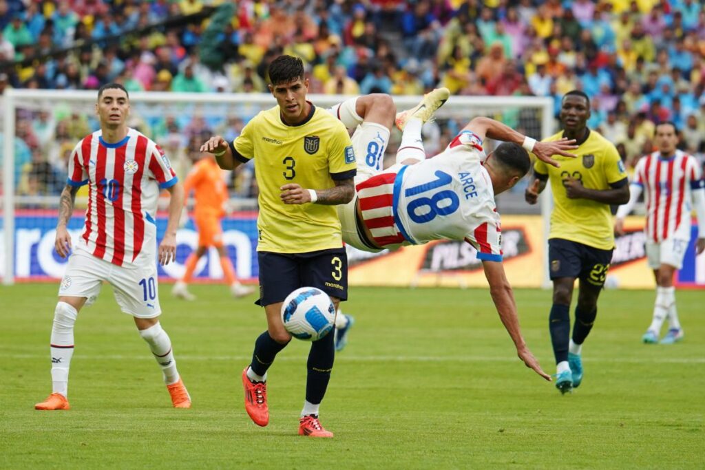 Piero Hincapié (3) en el Rodrigo Paz en las eliminatorias al Mundial 2026.