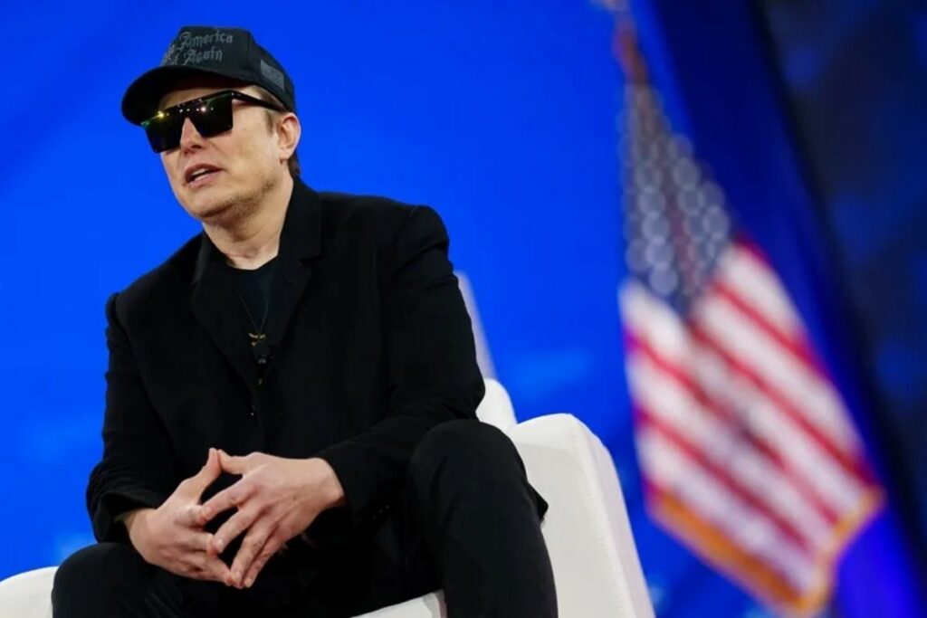 Elon Musk es el hombre más rico del mundo, con una fortuna avaluada en más de 347 miles de millones de dólares a 2025