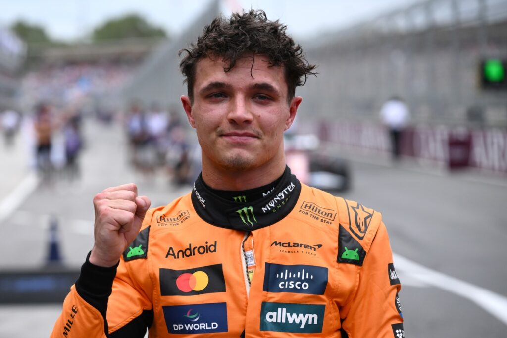 Lando Norris celebra tras ganar el Gran Premio de Australia en la Fórmula 1.