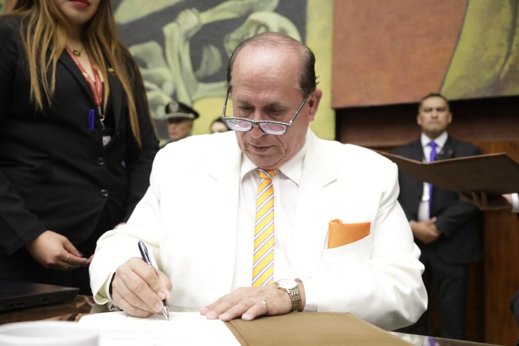 Eduardo Franco Loor, exabogado de Glas, es investigado en el caso Ligados y, ahora, Fiscalía podrá acceder a sus chats.