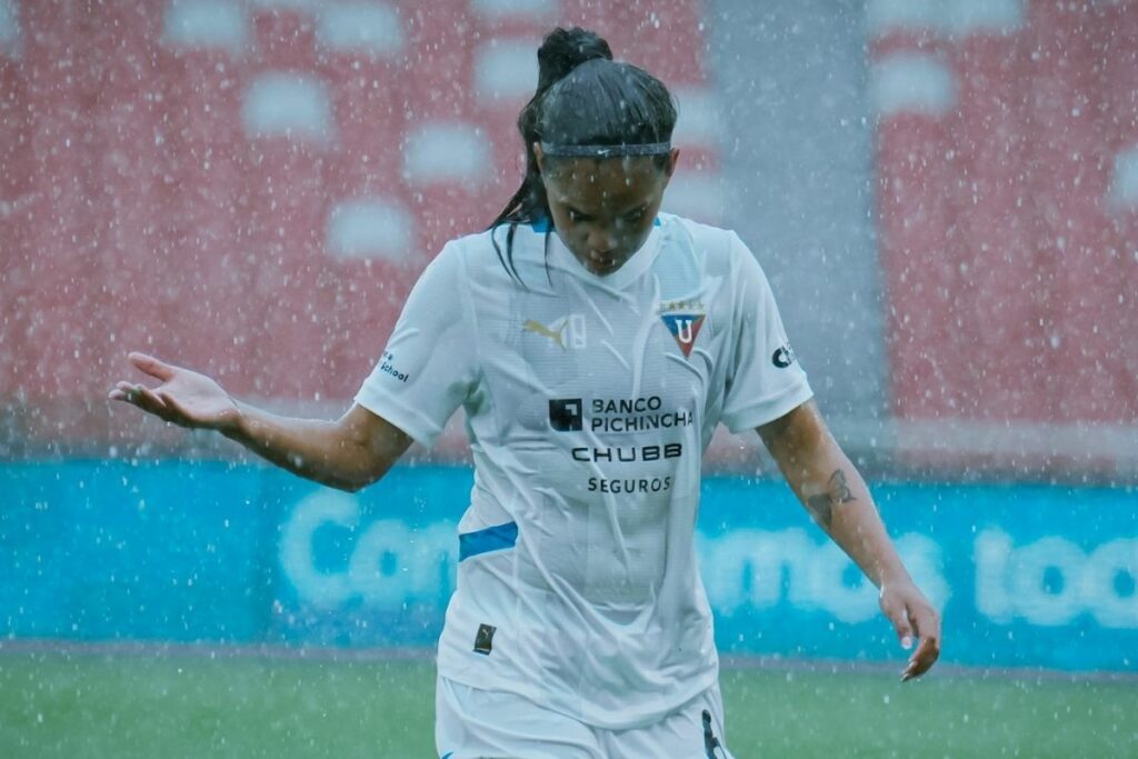 El partido de las Guerreras Albas de Liga de Quito ante Espuce se suspendió por la fuerte lluvia en el norte de Quito.