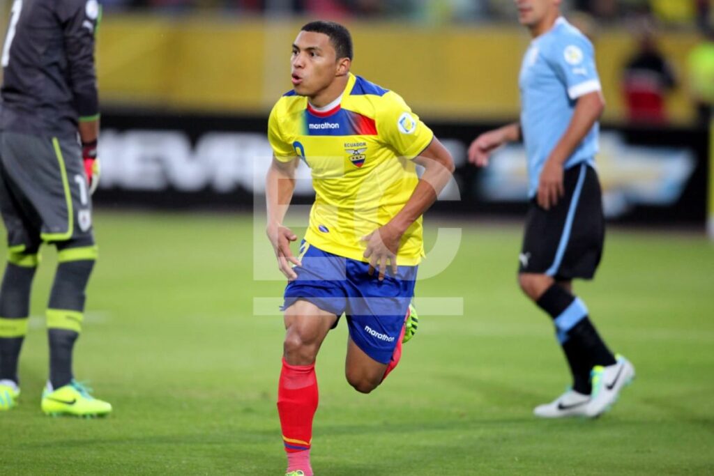 Jefferson Montero celebra un gol marcado con la Selección de Ecuador en las eliminatorias al Mundial 2014.